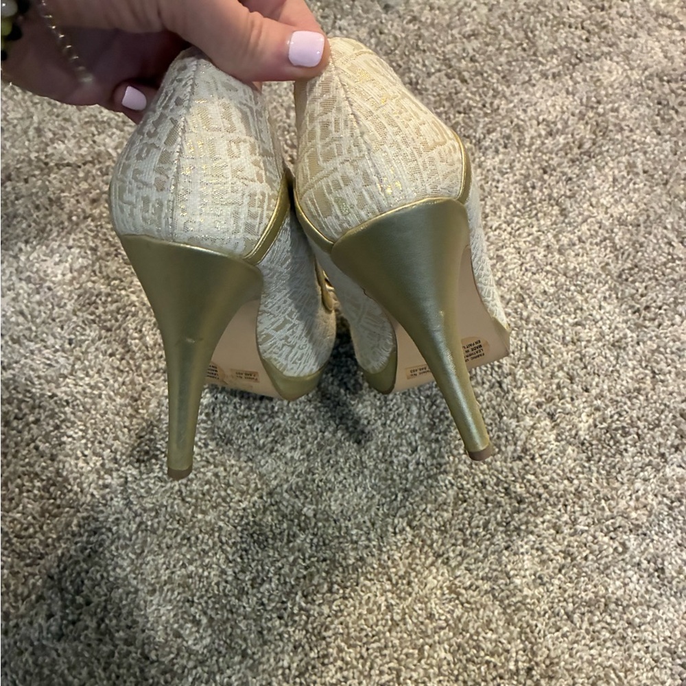 Seychelles Beige Bow Peep-Toe Heels - Picture 4 of 5